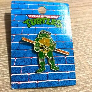 Vintage 1990 TMNT Ninja Turtles Donatello Pin (Mint in Packaging)